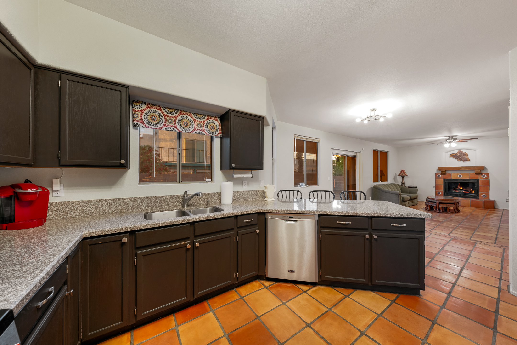 Kitchen · Breakfast Bar